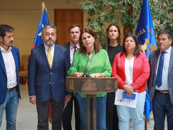 Diputados de RN reafirman apoyo al general Yáñez ante posible renuncia: “Se impone una vez más el radicalismo de izquierda”