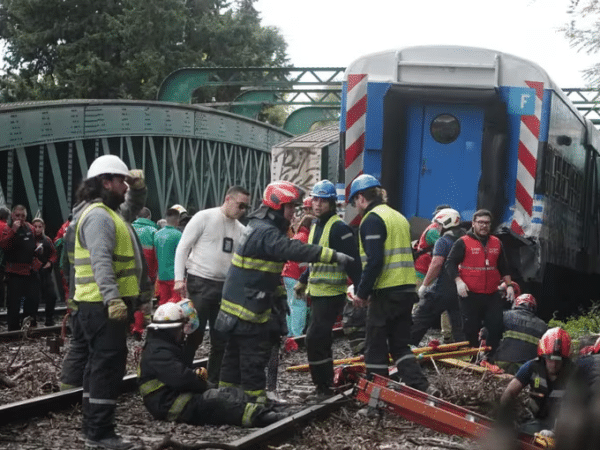 Al menos 60 heridos deja choque de trenes en Argentina