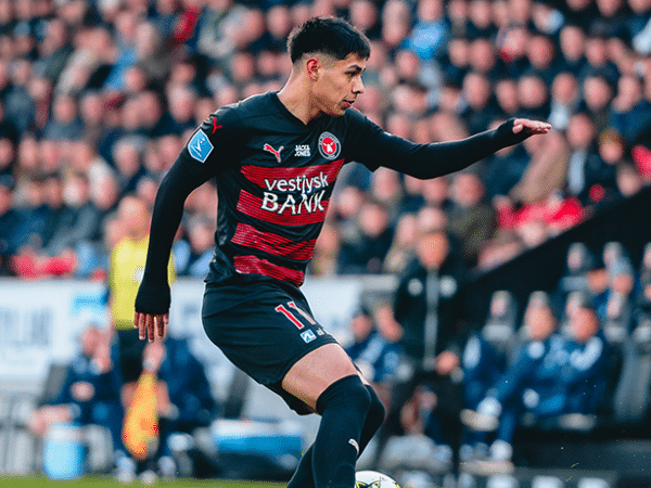 Darío Osorio aporta con una asistencia en empate de Midtjylland en la Superliga danesa