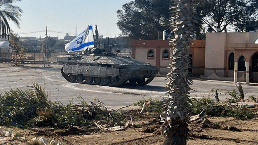 Un 'globo de vigilancia' de las Fuerzas de Defensa de Israel resultó dañado y cayó en territorio libanés.