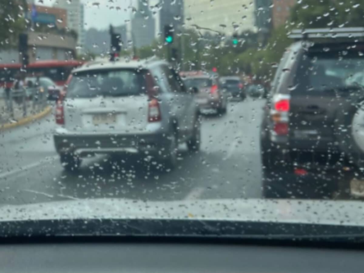 Conaset y MTT entrega recomendaciones para una conducción segura bajo la lluvia